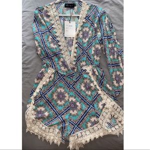 Quarter sleeve paisley romper, with lace details